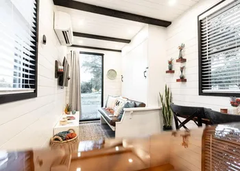 The Black Oak-Container Home 12 Min to Magnolia hotel thumbnail 7