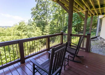 Lucky Bear Lodge hotel thumbnail 4