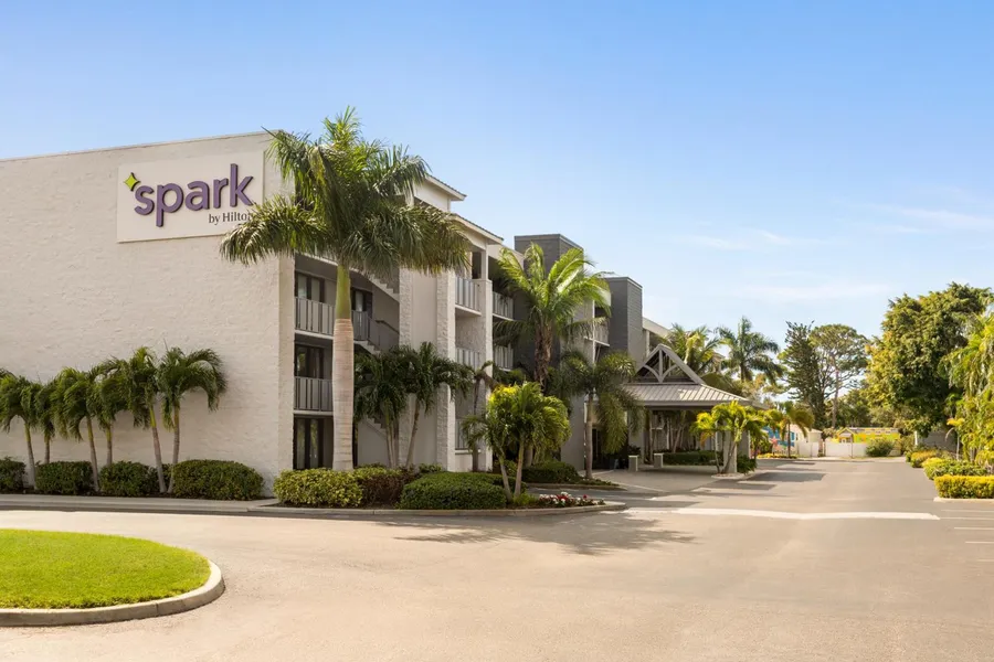 Spark by Hilton Sarasota Siesta Key Gateway hotel detail image 2