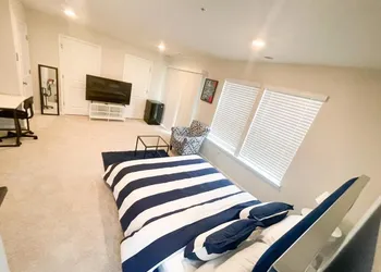 Ruby hotel thumbnail 4