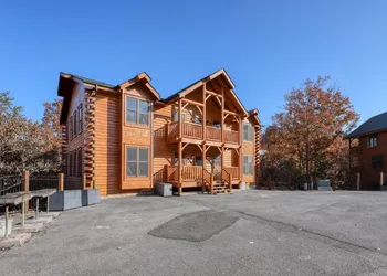 Black Bear Ridge Resort: Valhalla Manor by DC hotel thumbnail 2