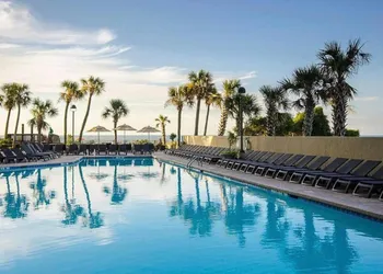 Beachfront Spacious King Suite with Resort Access Free Parking! hotel thumbnail 2