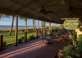 Beachfront Spacious King Suite with Resort Access Free Parking! hotel thumbnail 3