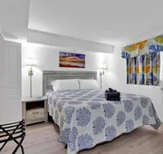 Beachfront Spacious King Suite with Resort Access Free Parking! hotel detail image 4
