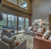 Secluded Luxury Lodge Near Downtown Blue Ridge - Great Views hotel detail image 4