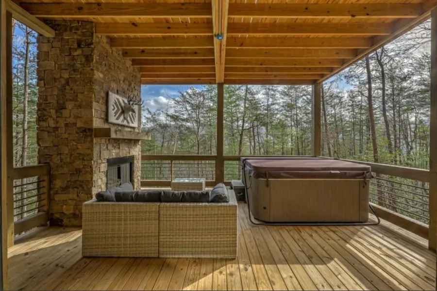 Secluded Luxury Lodge Near Downtown Blue Ridge - Great Views hotel detail image 6