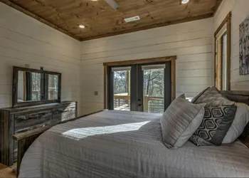 Secluded Luxury Lodge Near Downtown Blue Ridge - Great Views hotel thumbnail 8