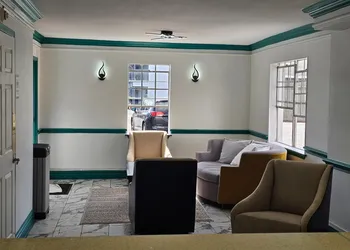 Quality Inn & Suites hotel thumbnail 6