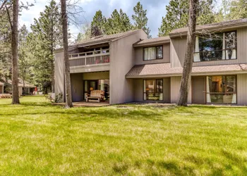 Meadow House 19 | Discover Sunriver hotel thumbnail 2