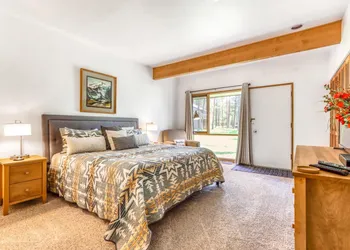 Meadow House 19 | Discover Sunriver hotel thumbnail 6