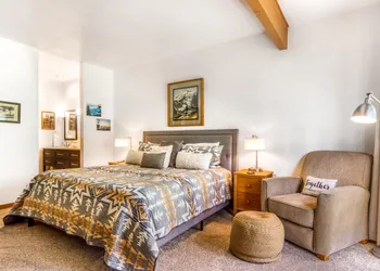 Meadow House 19 | Discover Sunriver hotel thumbnail 7