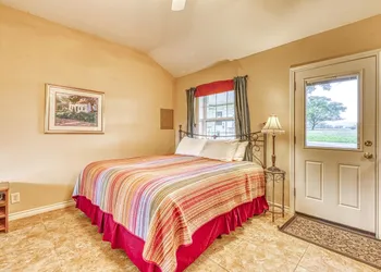 Triple Creek Cottage hotel thumbnail 8