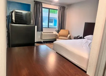 Suites on market hotel thumbnail 4