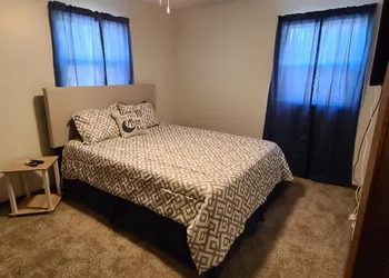 Swin Housing- Main Street Suite hotel thumbnail 2