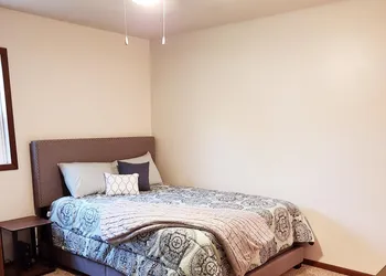 Swin Housing- Main Street Suite hotel thumbnail 3