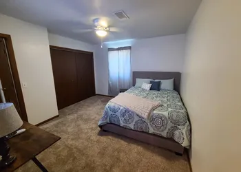 Swin Housing- Main Street Suite hotel thumbnail 5