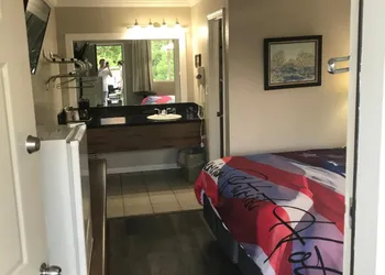 American Patriot Family Inn aka Oak Grove Inn hotel thumbnail 4