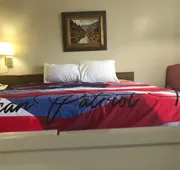 American Patriot Family Inn aka Oak Grove Inn hotel detail image 7