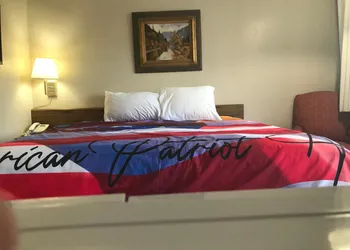 American Patriot Family Inn aka Oak Grove Inn hotel thumbnail 7
