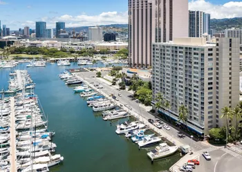 Marina Oasis Full Kitchen with Laundry and Parking Options hotel thumbnail 3