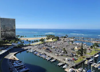 Marina Oasis Full Kitchen with Laundry and Parking Options hotel thumbnail 8