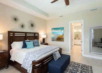 Vernazza Vacation Rental in Naples Reserve hotel thumbnail 4