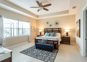 Vernazza Vacation Rental in Naples Reserve hotel thumbnail 5