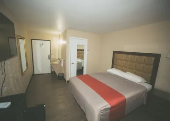 Economy Inn hotel thumbnail 3