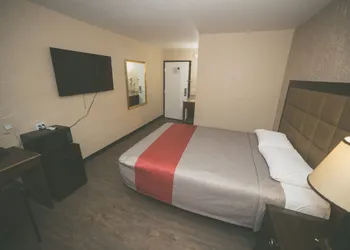 Economy Inn hotel thumbnail 4