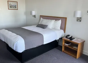 Harbor Inn hotel thumbnail 6