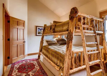 Ontario Lodge #5 hotel thumbnail 5
