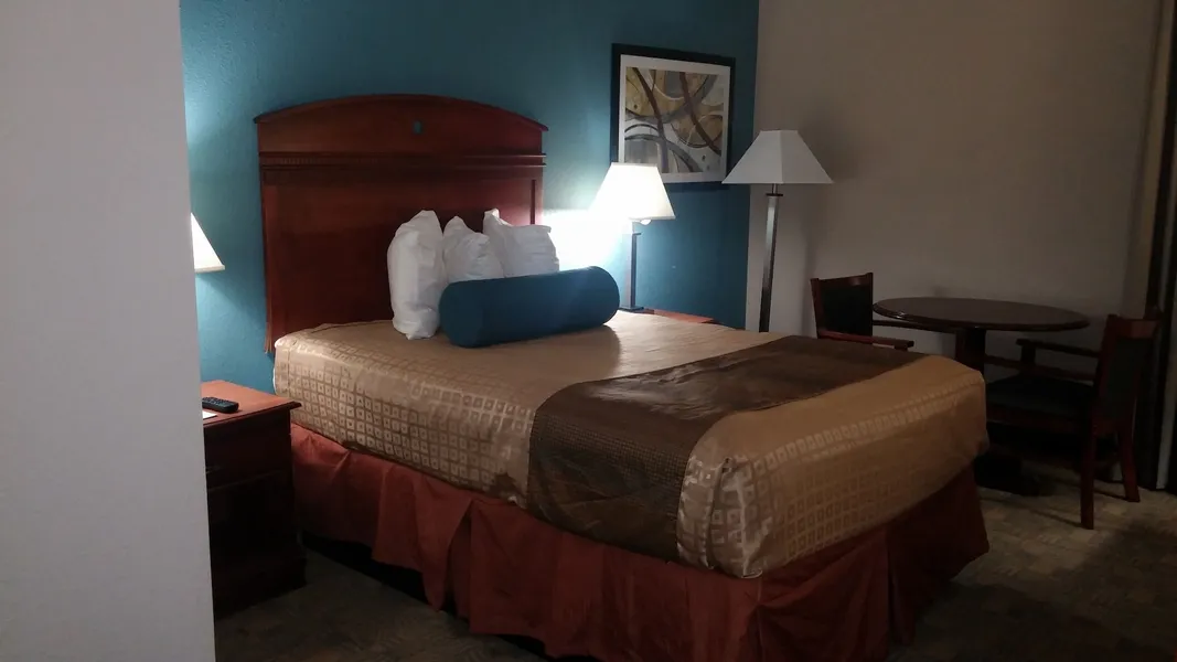 Days Inn by Wyndham Englewood Dayton Airport hotel detail image 6