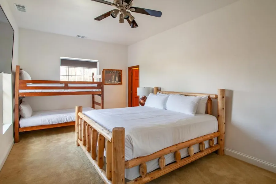 Laid Back Lodge Spacious Retreat in Lenoir City hotel detail image 6
