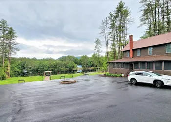 Waterview Seven Bedroom Riverside Lodge hotel thumbnail 2