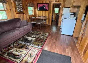 Flyway Resort ‘The Bear Den’ on Wilson Lake hotel thumbnail 6