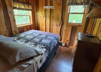 Flyway Resort ‘The Bear Den’ on Wilson Lake hotel thumbnail 7