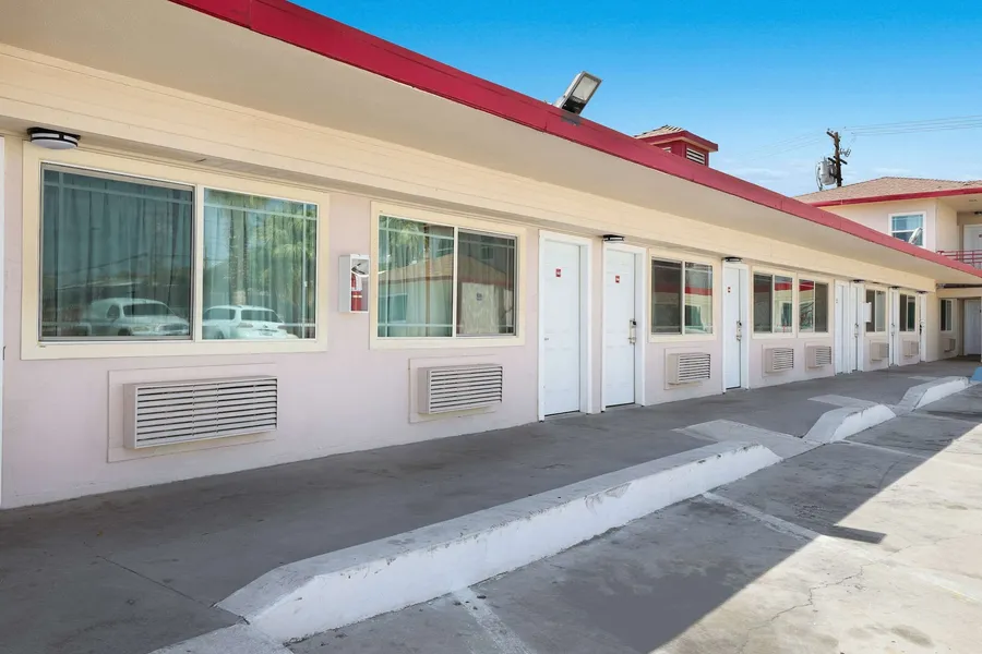 Econo Lodge Needles hotel detail image 6