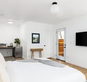 Studio in Santa Monica with Private Patio hotel detail image 3