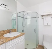Studio in Santa Monica with Private Patio hotel detail image 5