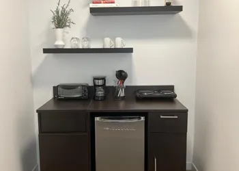 Studio in Santa Monica with Private Patio hotel thumbnail 6