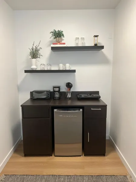 Studio in Santa Monica with Private Patio hotel detail image 6