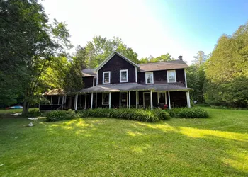 Adirondack Inn on Lake Harris-Perfect Getaway hotel thumbnail 2