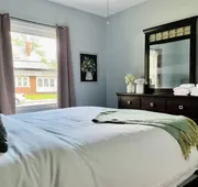 Green Roof Inn - Centrally Located 2BR/1BA Home hotel detail image 4