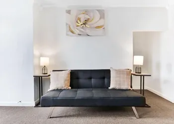 New! Bright and stylish Apt in Niagara Falls hotel thumbnail 2