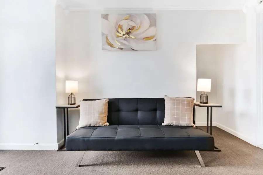New! Bright and stylish Apt in Niagara Falls hotel detail image 2