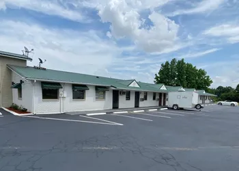 Economy Inn Lonoke hotel thumbnail 4