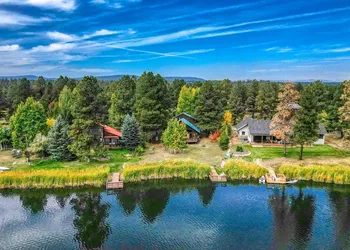 Lakeside Lodge hotel thumbnail 3