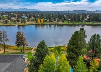 Lakeside Lodge hotel thumbnail 4