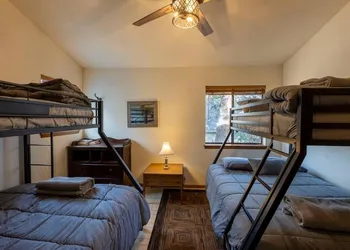 Lakeside Lodge hotel thumbnail 7