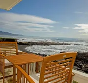 Deluxe Suite w Kitchen at the Black Sands Inn hotel detail image 4